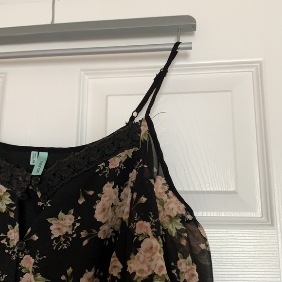 Black floral romper - Picture 2 of 2